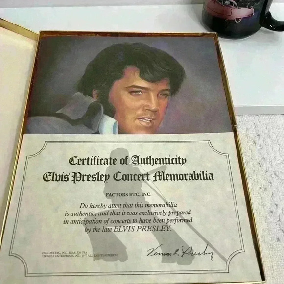 Boxcar Enterprises ELVIS Presley Concert‎ Photo Album 1977 Certificate & book - Picture 3 of 8